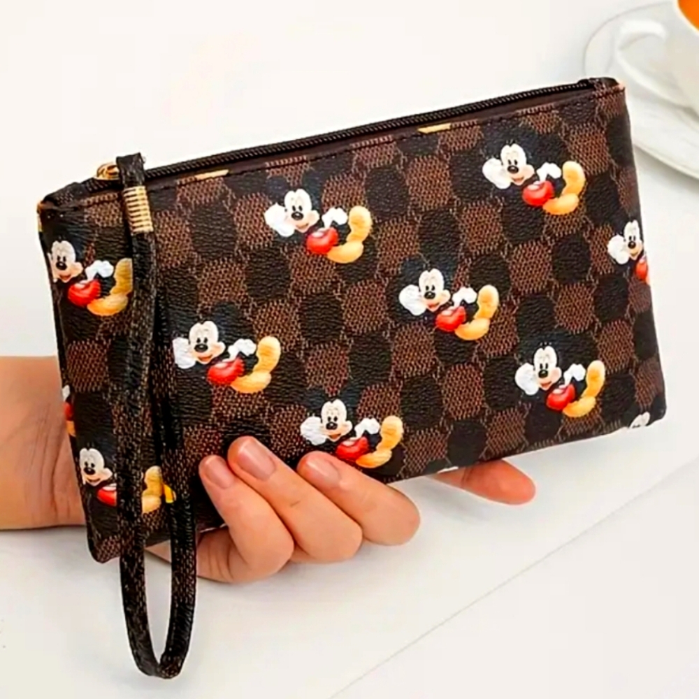 🆕️ Mickey Mouse Brown Wristlet Clutch